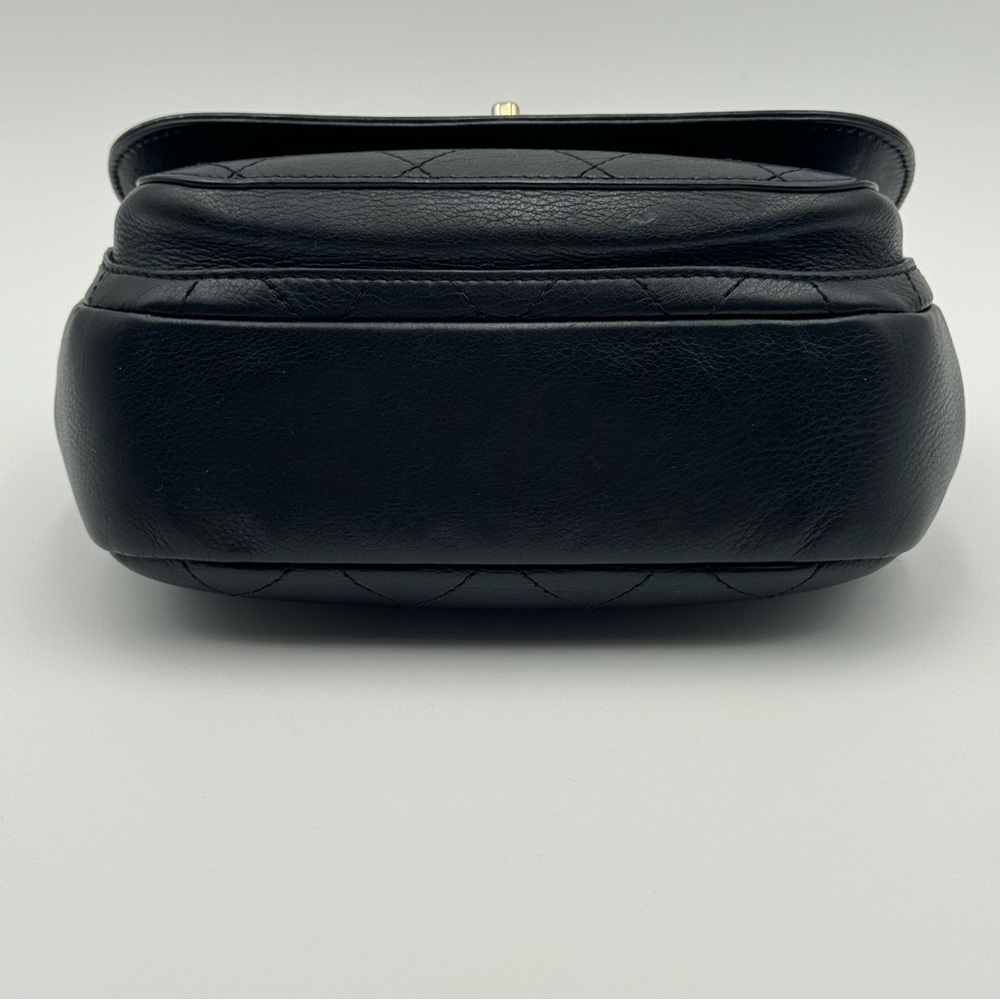 (SOLD) Chanel 19B Veau Grain Black Flap Bag W Gold (Full Set W Receipt & Tags) - Picture 10 of 16
